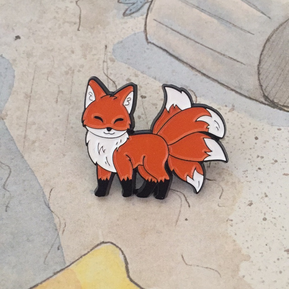 🍏50% OFF/3+...Cartoon Multitailed Fox Pin